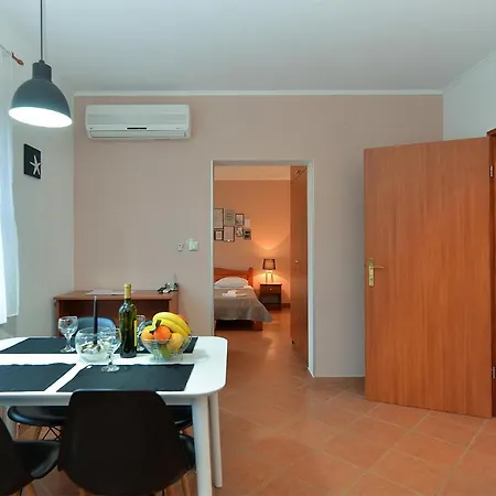 Marija 1089 Porec